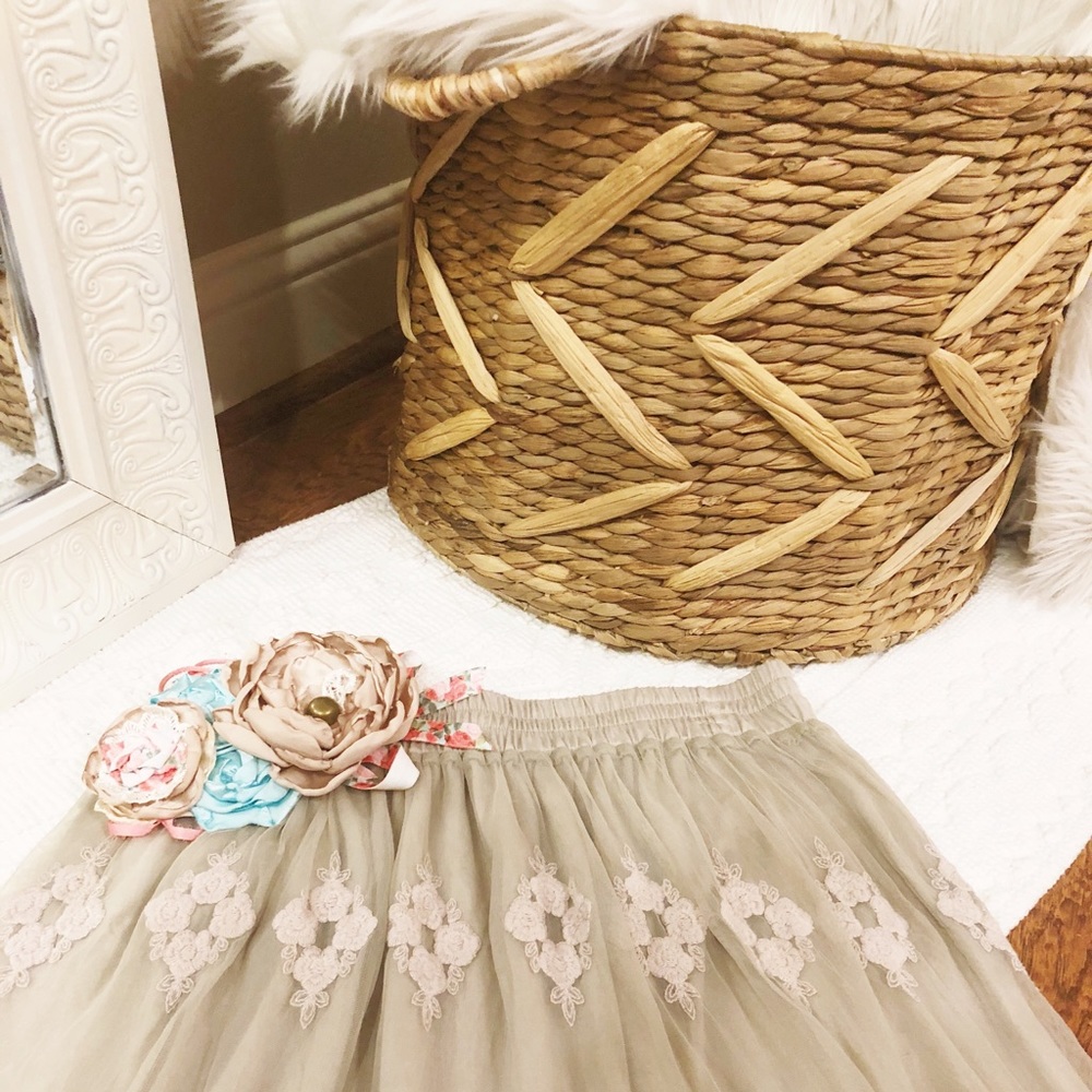 •Lace Skirt•